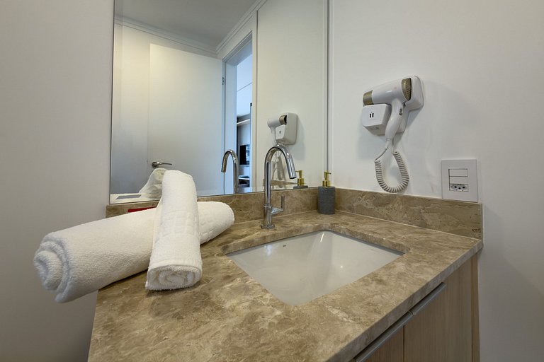 [GA 96] Apê com AR próx. Allianz e Hosp. Einstein